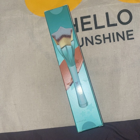 IT Cosmetics Limited Edition Super Star Foundation Brush bundle - Picture 6 of 15